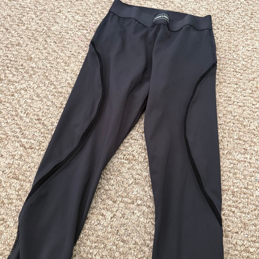 Savage X Fenty | Flow High Waist Mesh Trimmed Leggings in Black Activewear Gym - Picture 4 of 9
